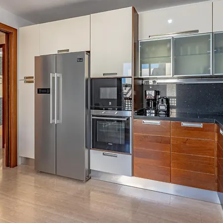 Vacation I Private Heated Swimming Pool, Walking Distance To Puerto Banus, Security 24-7, Bbq, Wifi Lägenhet *