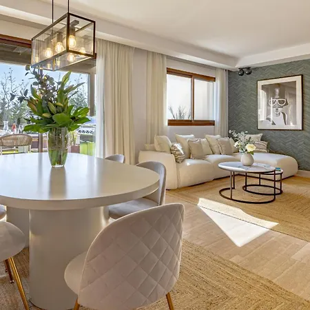 Vacation I Private Heated Swimming Pool, Walking Distance To Puerto Banus, Security 24-7, Bbq, Wifi Lägenhet Marbella